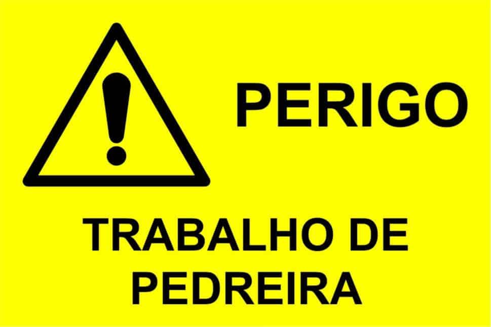 22_0cdde6c3-8895-4ff4-b72c-6174925bb3d4 Sinalização de Estaleiros - ES 7084 - Image 1